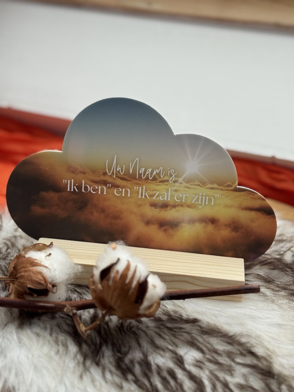 Diverse bemoedigende cadeaus || wolkvorm, plexiglas, aluminium